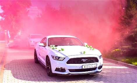 Mustangiem do ślubu
