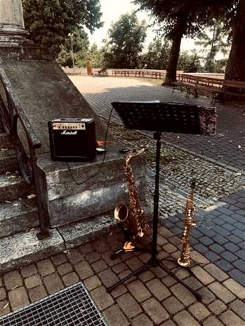 Saksofon/klarnet - muzyczna oprawa - Zespół i DJ - photo - 1