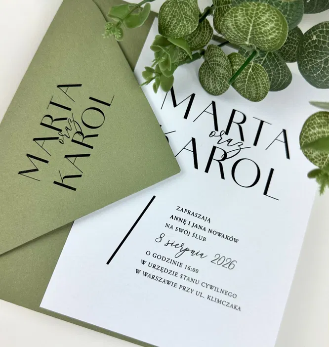 Zaproszenie ślubne w stylu minimalistycznym, zielona koperta, data ślubu 8 sierpnia 2026, Warszawa, personalizowane zaproszenia ślubne.