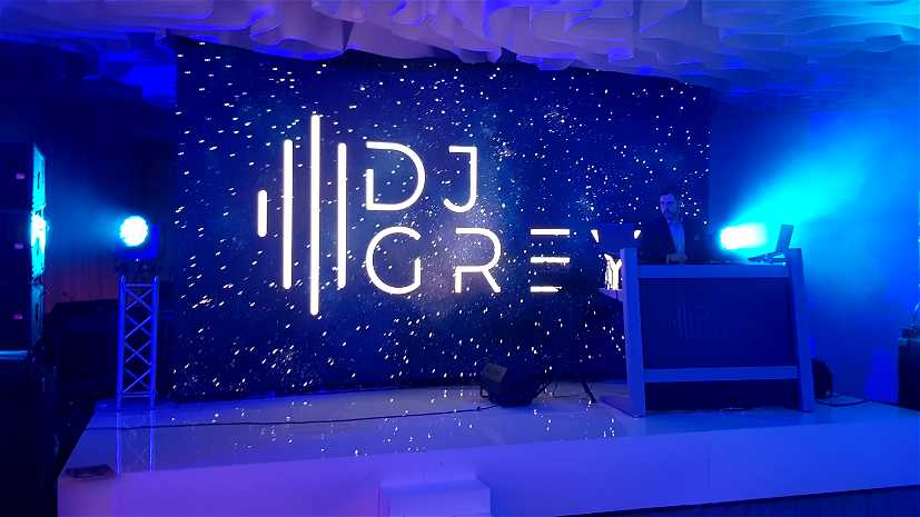 Dj Grey - Weddings & Events - Prezenter radiowy - Zespół i DJ - photo - 1
