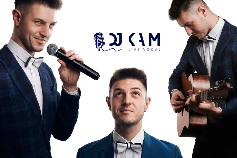  Trzy kadry przedstawiające mężczyznę w garniturze z mikrofonem oraz gitarą, promujący markę DJ KAM Live Vocal. 