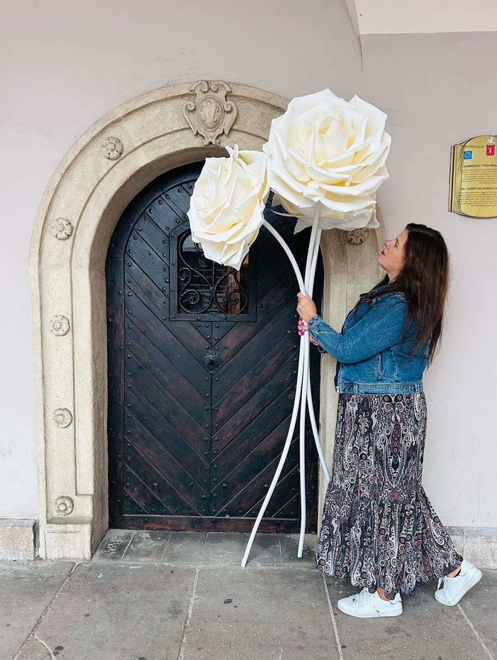 DEKORACJE DUŻE RÓŻE Ernest Stępień - Dekoracje i aranżacje ślubne - photo - 2