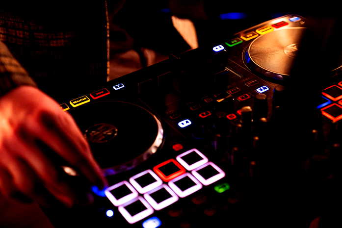 MUSIC BOOM - Zespół i DJ - photo - 1