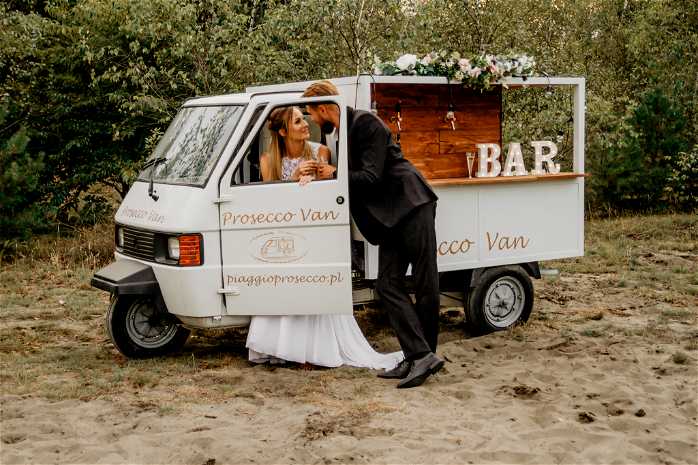 Prosecco van mobilny bar - Atrakcje na wesele - photo - 1
