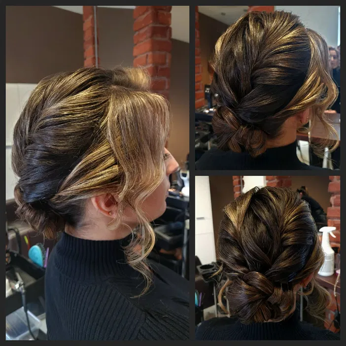 Eleganckie upięcie włosów z refleksami brązowymi i blond, fryzura wieczorowa, salon fryzjerski, stylizacja włosów na wesele.