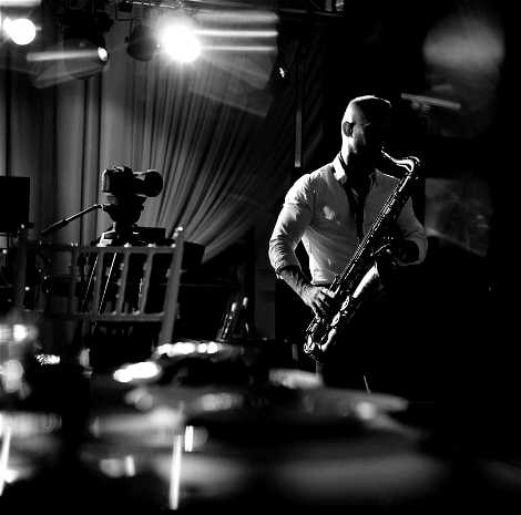 DJ/Konferansjer + Live Sax - Zespół i DJ - photo - 4